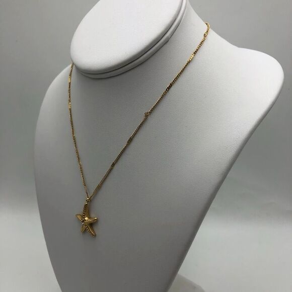 18K Gold Plated Women's Starfish Necklace with Cubic Zirconia Center Waterproof - Picture 6 of 12